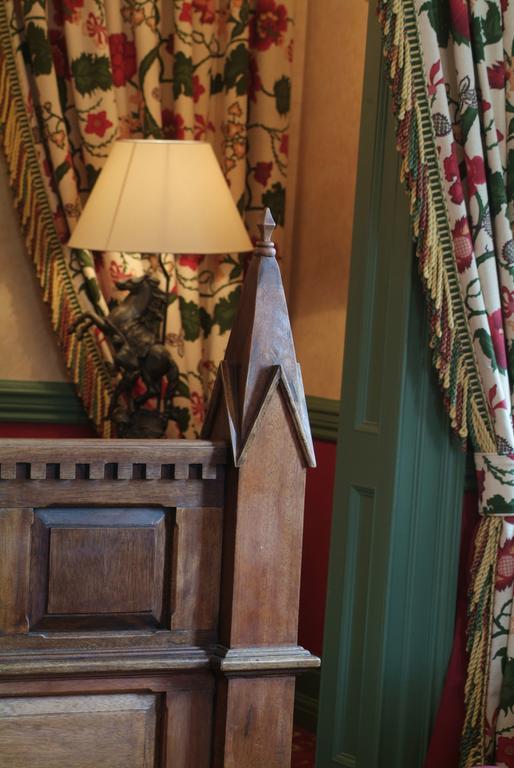 The Rutland Arms Hotel Ньюмаркет Экстерьер фото