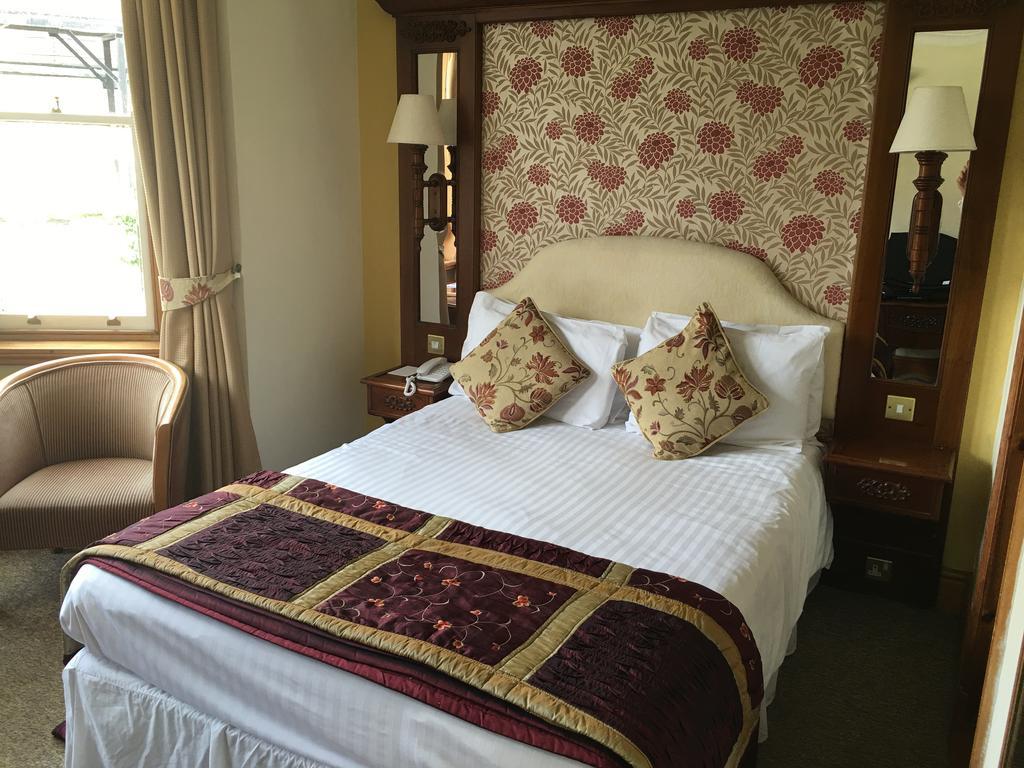 The Rutland Arms Hotel Ньюмаркет Экстерьер фото