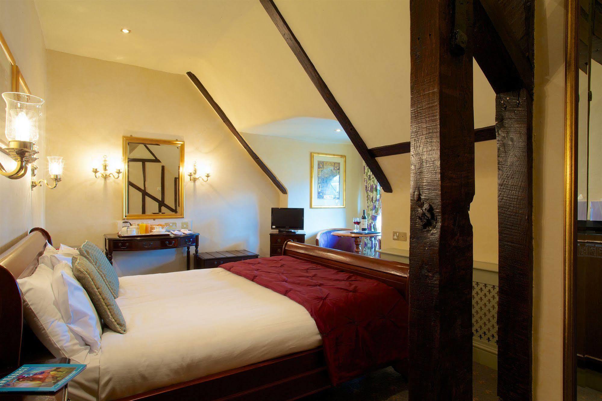 The Rutland Arms Hotel Ньюмаркет Экстерьер фото